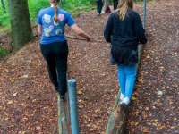 Schüler im Königswald - Gleichgewichtsübung 1