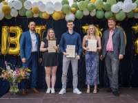 Auszeichnung der Jahrgangsbesten mit Schnitt 1,5 oder besser