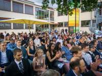 Schüler, Lehrer, Gäste 1