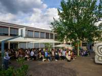 Eltern und Gäste während der Abifeier