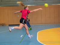 Der Ball wird abgeworfen